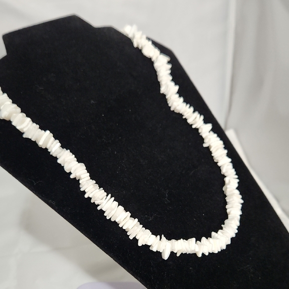 White Chip Shell Necklace – 23.5” - Picture 2 of 4
